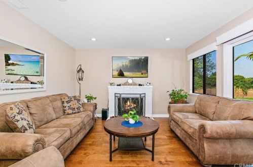 6880 Rycroft Dr, Riverside CA  92506-5317 exterior