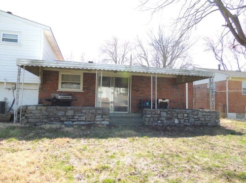 1518 Fawnvista Ln, Cincinnati OH 45246-2038 exterior