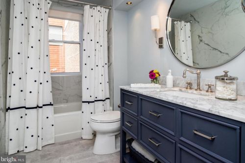 312 Juniper St, Philadelphia PA  19107-5818 exterior