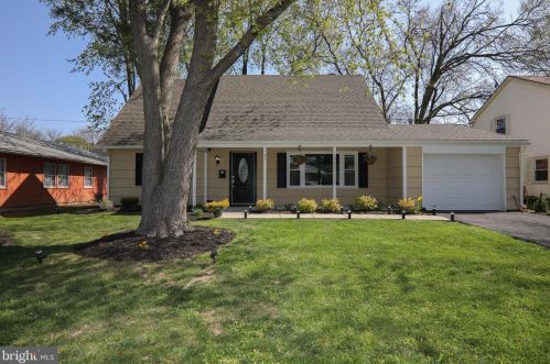 44 General Ln, Willingboro, NJ 08046-3020