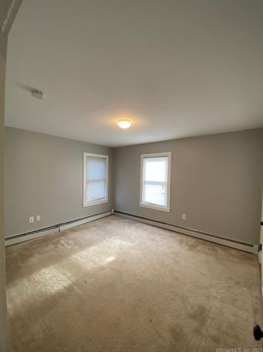 58 Grove St, Windsor Locks CT  06096-1828 exterior
