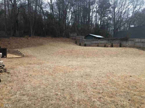 321 Dixie Red Ave, Jefferson, GA 30549-5505