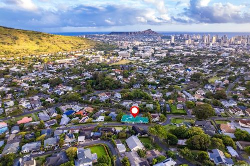 2508 Manoa Rd, Honolulu HI  96822-2120 exterior