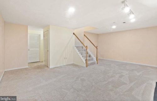 7223 Olde Lantern Way, Springfield VA  22152-3568 exterior