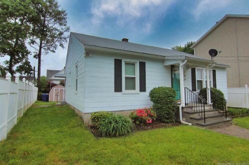 103 Hewey St, Waterbury, CT 06708-4805