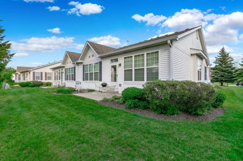 346 Woodhill Dr, Carol Stream, IL 60188-4308