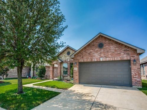 5925 Misty Breeze Dr, Fort Worth, TX 76179-5276