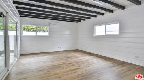 13606 Lemoli Ave, Hawthorne CA  90250-7722 exterior
