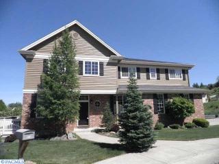 630 Edge Knoll Dr, Pullman, WA 99163-2447