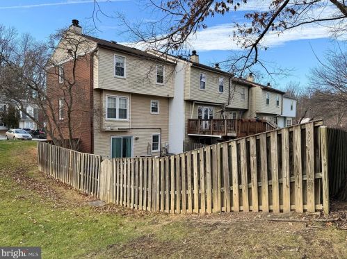 7919 Bubbling Brook Cir, Springfield VA  22153-2633 exterior