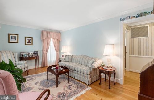 103 Lee St, Bowling Green, VA 22427-2159