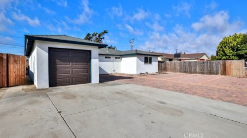 11601 Moen St, Anaheim, CA 92804-6733