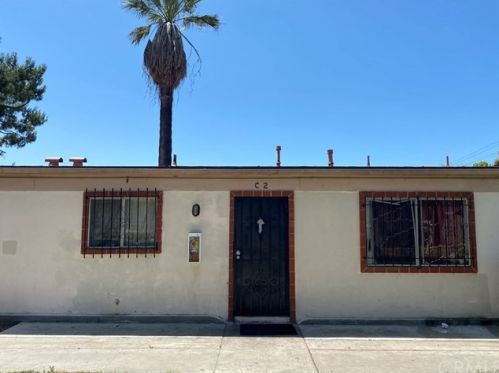 1000 Bishop St, Santa Ana CA  92701-6402 exterior