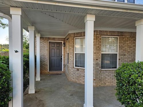 3675 Crescent Walk Ln, Suwanee GA  30024-6508 exterior