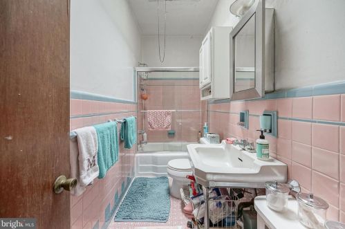 327 Haddon Ave, Camden NJ 08103-2854 exterior