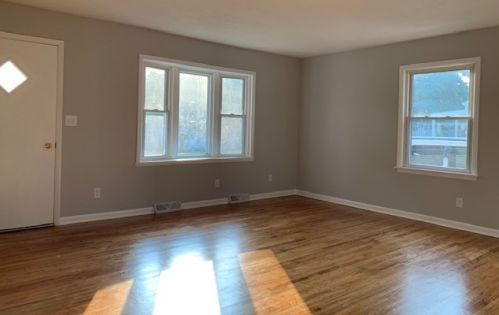 338 Perry Ave, South Beloit, IL 61080-2155