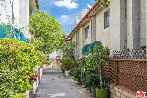 5115 Kester Ave, Van Nuys, CA 91403-1308