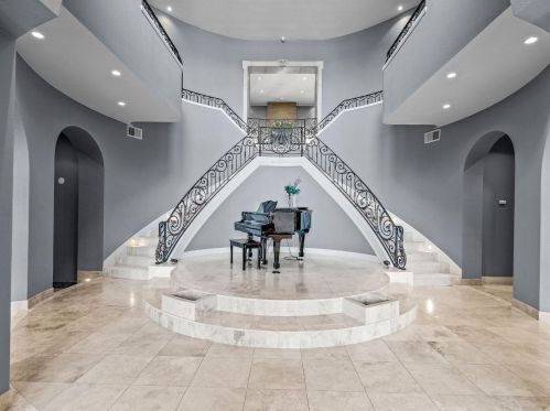 4750 Gresham Dr, Folsom CA  95762-7700 exterior