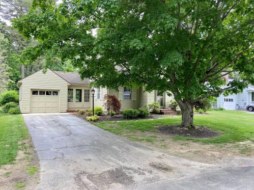 18 Drew Rd, Somersworth, NH 03878-1402