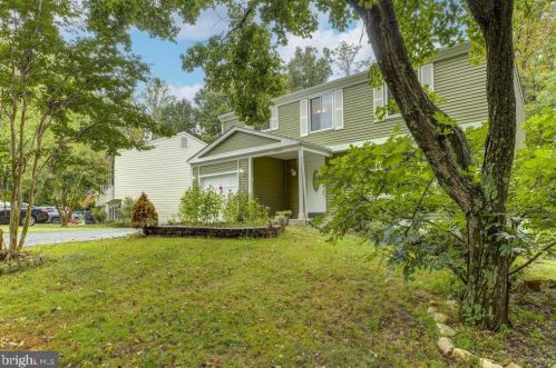 8283 Morning Dew Ct, Springfield VA  22153-3812 exterior