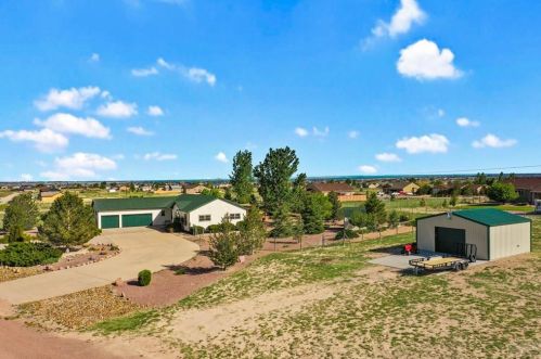 490 Vermillion Dr, Pueblo, CO 81007-1358