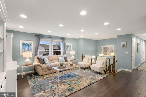 9538 Burning Branch Rd, Springfield, VA 22015-3210