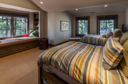 9654 Dunsmuir Way, Truckee CA  96161-4268 exterior