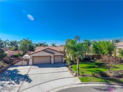 1512 Calico Ct, Norco, CA 92860-3902