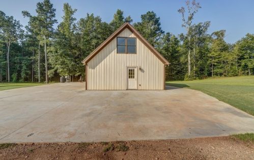 1060 Sewell Church Rd, Mansfield, GA 30055-3453