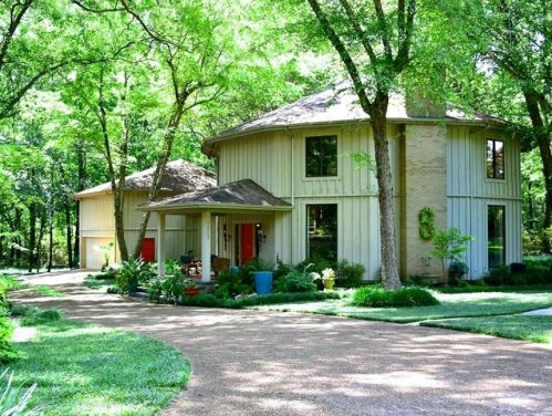 2403 Parkway Dr, Tupelo, MS 38804-1115