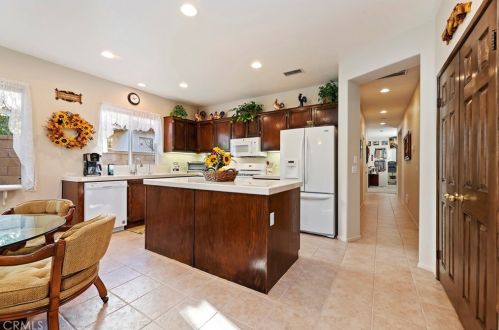 17617 Cedarwood Dr, Riverside CA  92503-7038 exterior