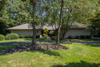 5610 Woodridge Dr, Columbus, OH 43213-2681