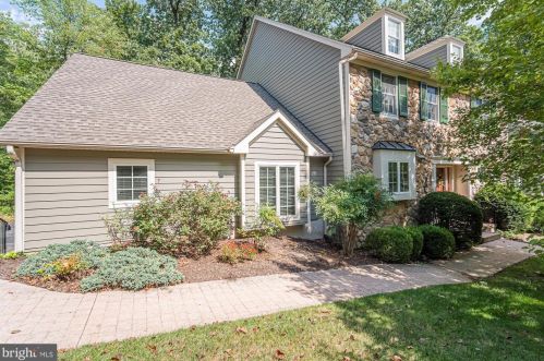 2151 Tall Oaks Ln, York, PA 17403-5903