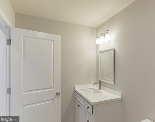 2033 4 St, Philadelphia PA 19122-1509 exterior