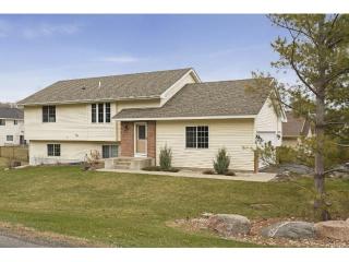 601 Aragon Dr, Minnetrista, MN 55388