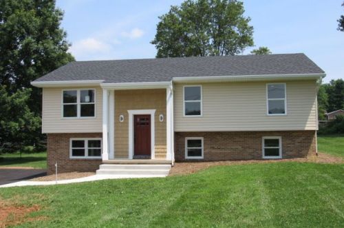 4524 Old National Pike, Middletown MD  21769-7625 exterior