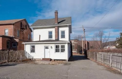 115 Grand Ave, Hackettstown NJ  07840-2128 exterior