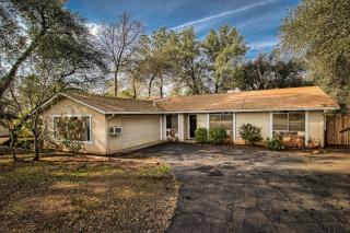 4312 Paulson Ln, Redding, CA 96002-3818