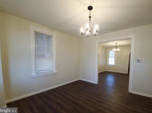216 Elm St, Harrisburg, PA 17113-2417