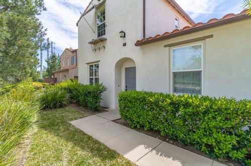 77 Alevera St, Irvine, CA 92618-7018