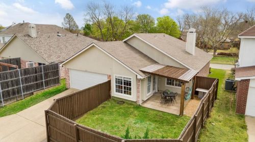 2117 Carnation Ct, Garland TX 75040-2805 exterior