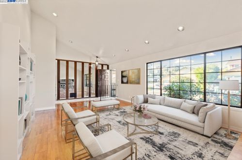 2701 Stanton Heights Ct, Hayward, CA 94546-3237