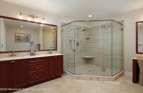 9 Majestic Dr, Tinton Falls NJ 07724-4760 exterior