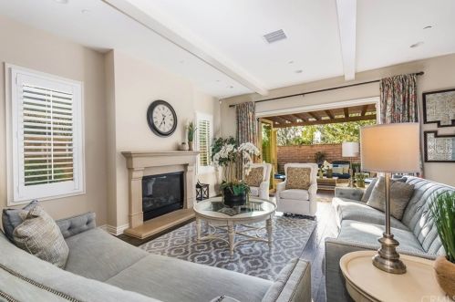 18 Shadybend, Irvine CA  92602-0844 exterior