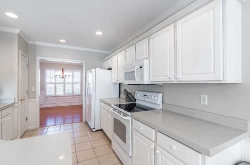5670 Martin Grove Dr, Lilburn, GA 30047-6077