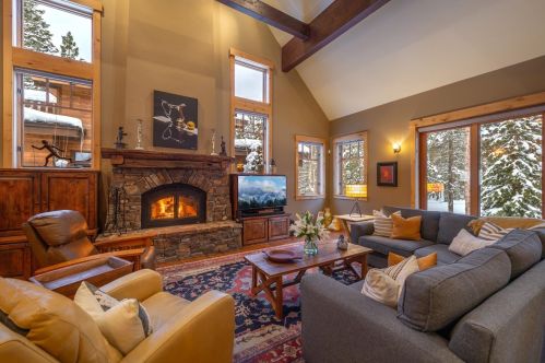 13200 Ski View Loop, Truckee, CA 96161-6728