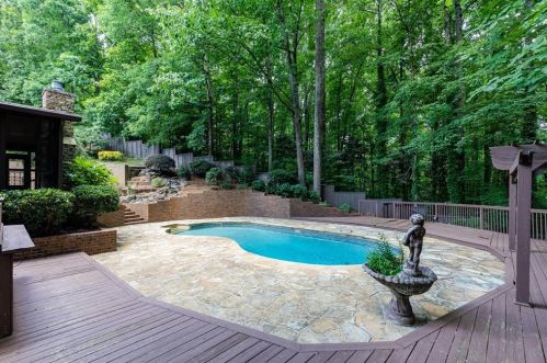 3986 Fernway Ct, Atlanta GA  30319-1667 exterior
