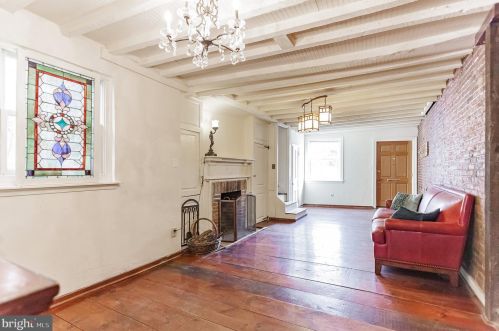 806 Front St, Philadelphia PA 19106-3019 exterior