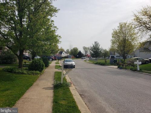 1708 Condor Ln, York, PA 17315-2777