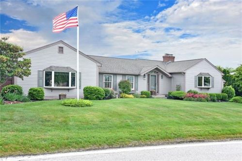 245 Bonnet Point Rd, South Kingstown, RI 02882-2211